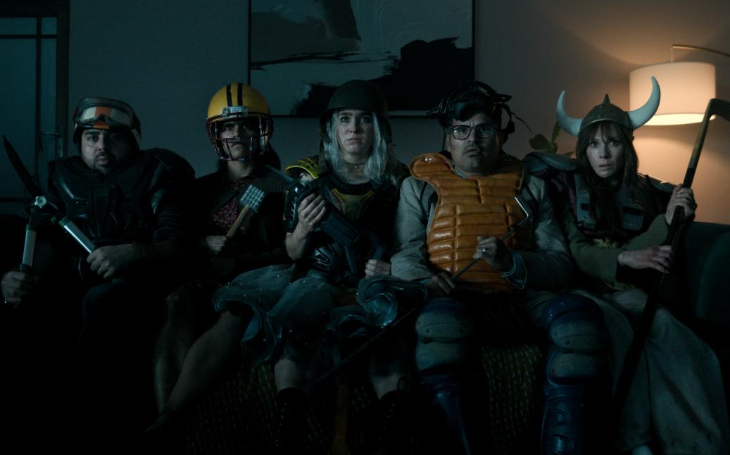 תמונה מהסרט בהצלחה, תהנו, אל תמותו