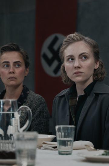 תמונה מהסרט אל שולחנו של הזאב